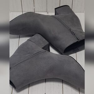 Gray Suede Ankle Boots. CHARTER CLUB. 8.5 M (US)